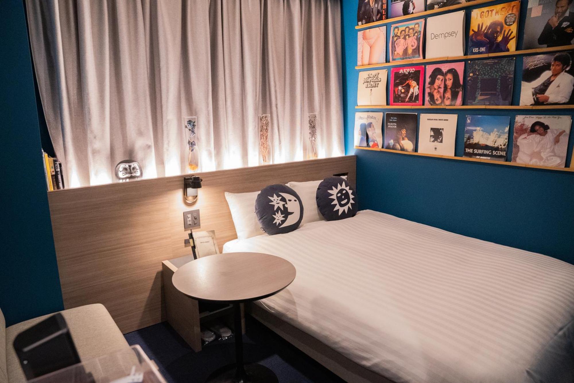 Hotel She, Ōsaka